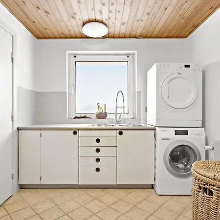 3 Bedroom Pet Friendly In Holiday home Ulfborg