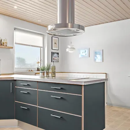 3 Bedroom Pet Friendly In *