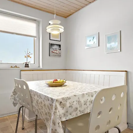 3 Bedroom Pet Friendly In