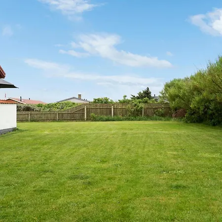 3 Bedroom Pet Friendly In Holiday home Ulfborg