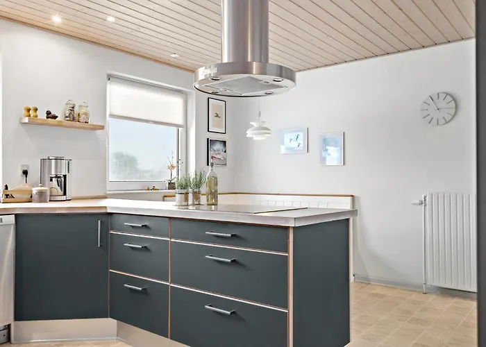 3 Bedroom Pet Friendly In *